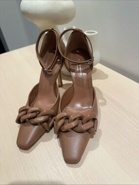 Scanlan Theodore Brown Chain-Detail Ankle-Strap Pumps